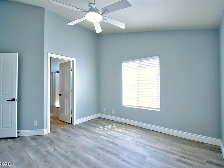 8401 Tiger Woods Ave — Photo 13
