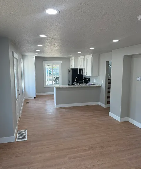 346 Carson Ave — Photo 13