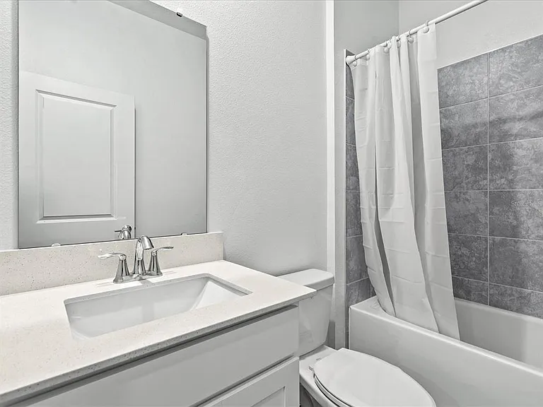 2952 Armstrong Ave — Photo 18