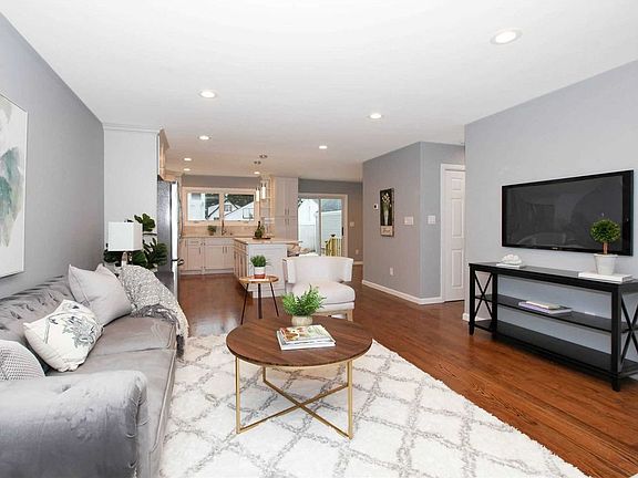 2nd image of 367 Chambers Ave
