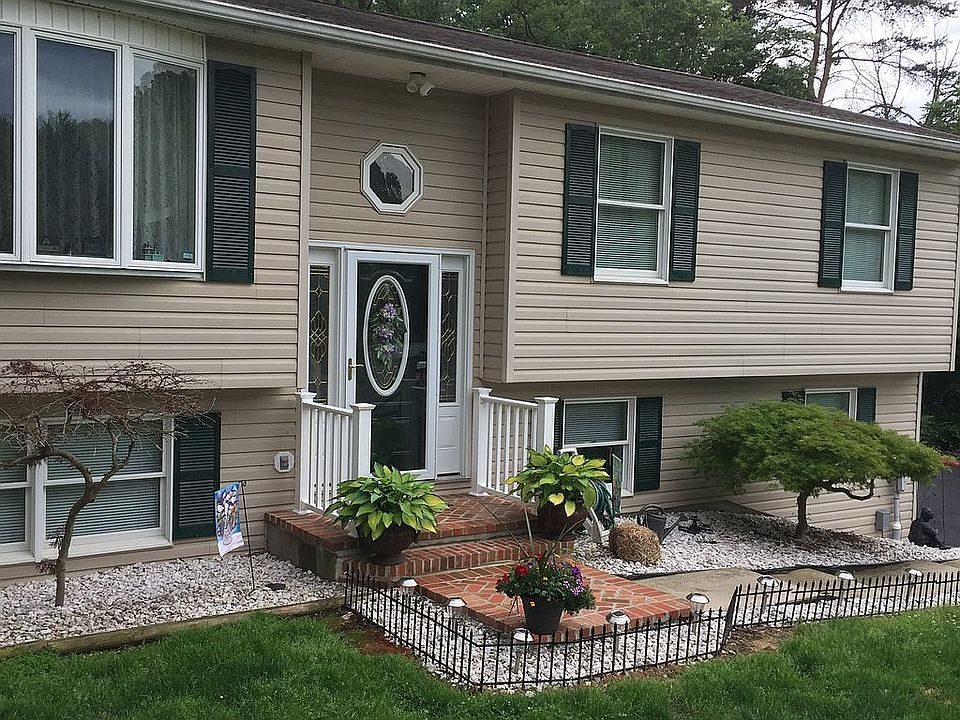 1st image of 16301 Kaiser Ct