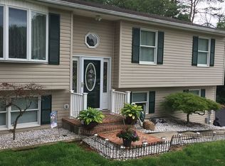 16301 Kaiser Ct, Hagerstown, MD 21740