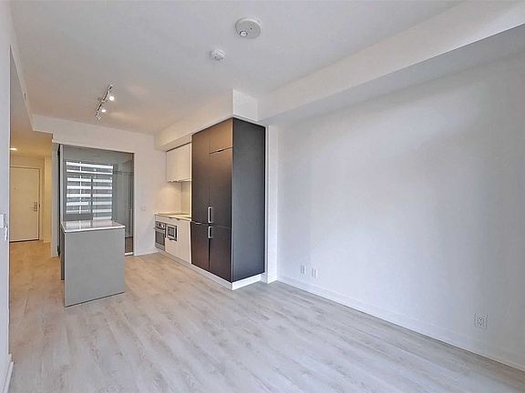 2nd image of 33 Helendale Ave #1015
