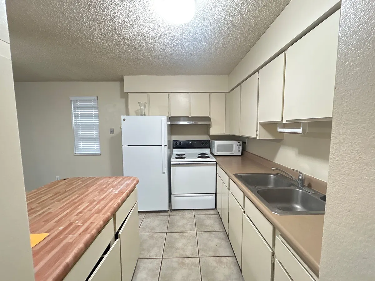 Building Photo - Cedar Apartments