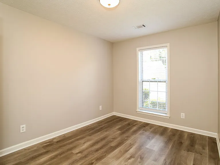 3029 Lexington Ave — Photo 12