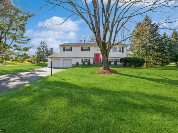 11 Beechwood Rd, Branchburg Twp., NJ 08876