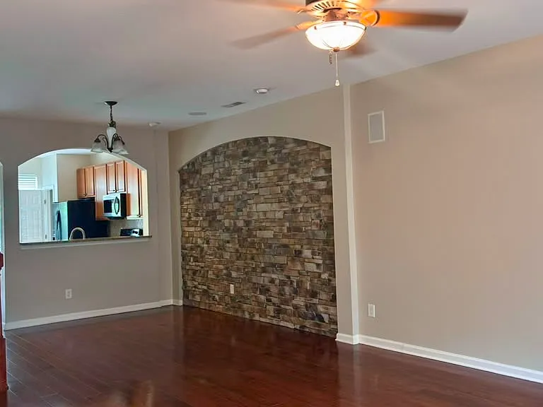 100 Stratford Lakes Dr #105 — Photo 4