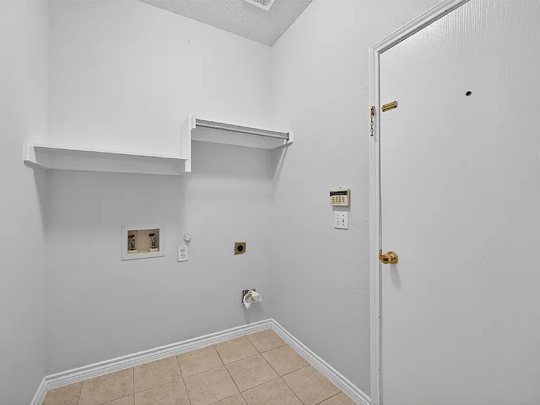 4729 Bull Run Dr — Photo 24