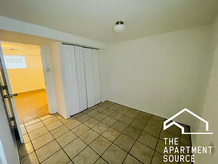 5214 W Crystal St #1 — Photo 11