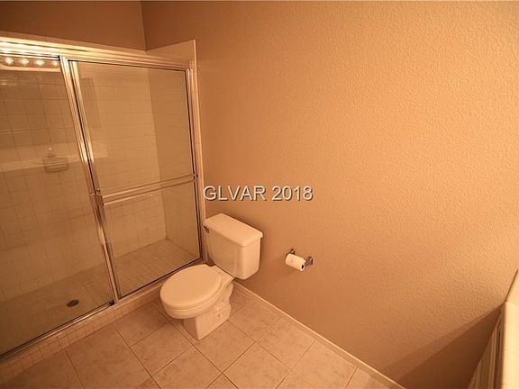5th image of 950 N Sloan Ln APT 102