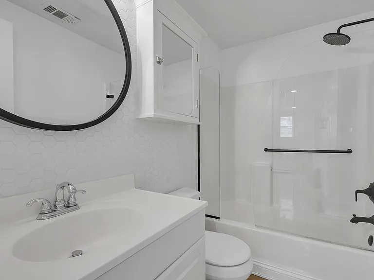 Full Bath 1
