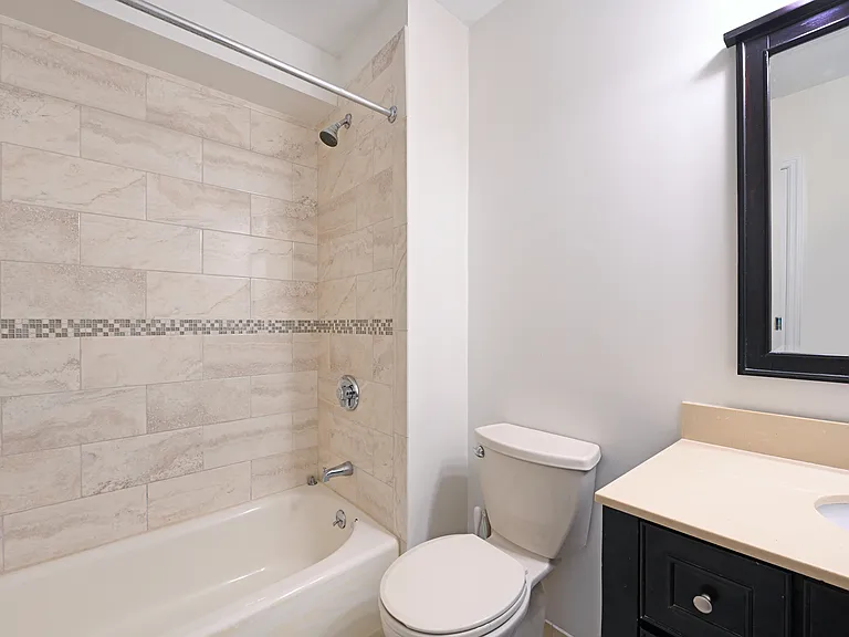 901 Madison St #5D — Photo 15