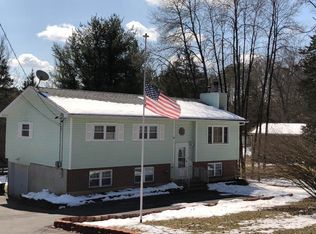 2228 Clearview Dr, East Stroudsburg, PA 18302