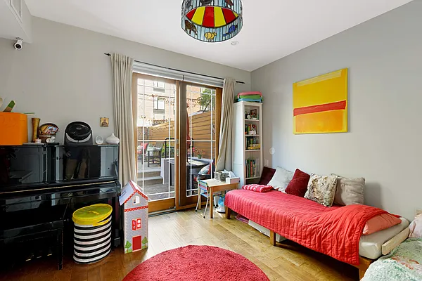 Sold by Compass | media 23