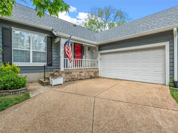 726 Carman Woods Dr, Manchester, MO 63021