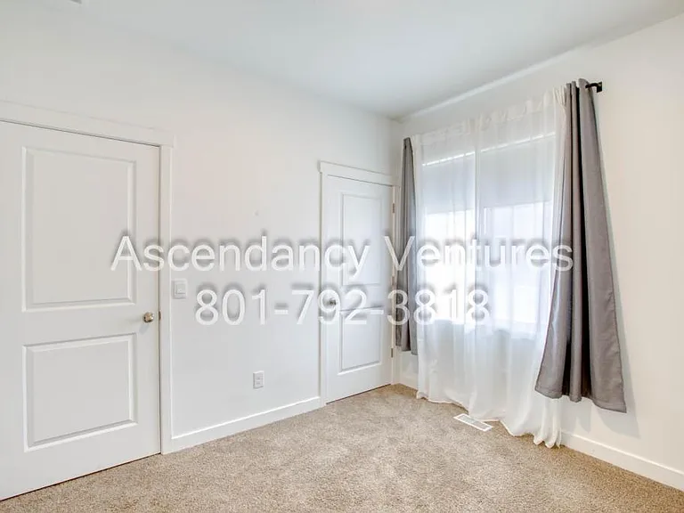 664 W 1300 N — Photo 3