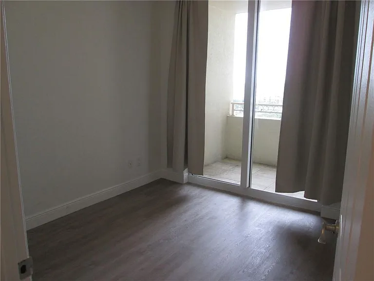 511 SE 5th Ave #1419 — Photo 15