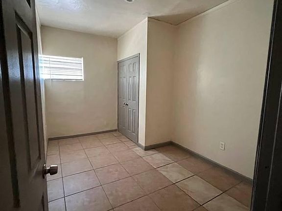 2nd image of 1125 30th St #1125F