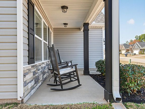 3rd image of 531 Ridgeville Crossing Dr