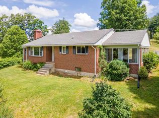 502 Oak Hill Dr SE, Floyd, VA 24091