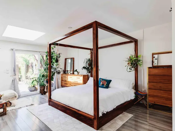 1016 Oakwood Ave, Venice, CA 90291