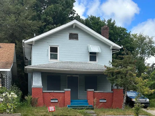 625 E Dubail Ave, South Bend, IN 46613