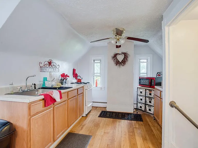 2817 Rose Ave #C — Photo 6