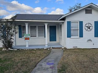 608 3rd St #C, Cuero, TX 77954