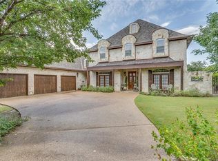 153 Crown Ridge Ct, Fort Worth, TX 76108