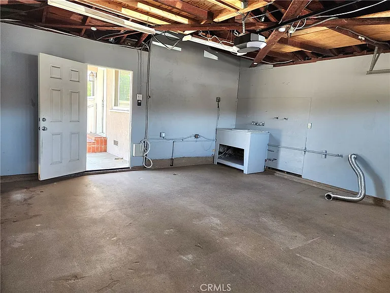 4919 Louise Ave — Photo 22