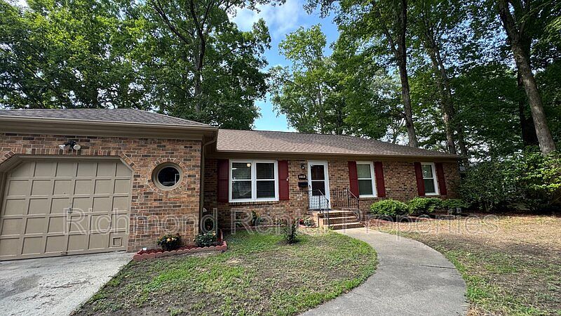 1st image of 229 Shadywood Dr