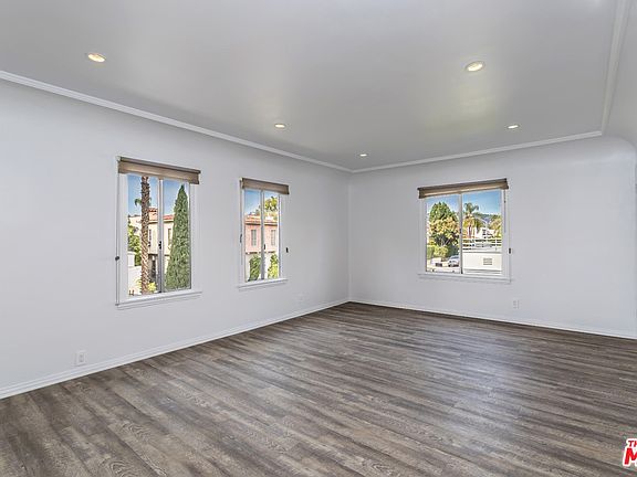 5th image of 432 N Gardner St #2