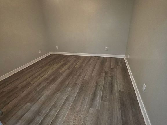 3rd image of 117 W Monroe Ave