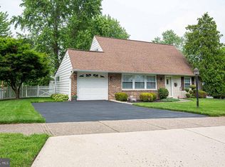 120 Upper Orchard Dr, Levittown, PA 19056