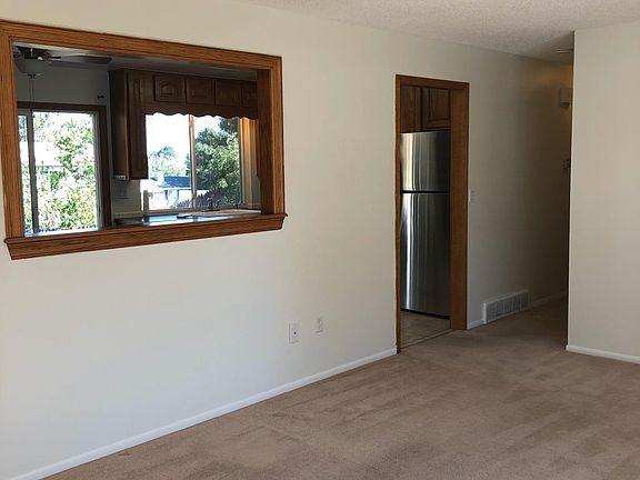 4th image of 1548 S Robb Ct