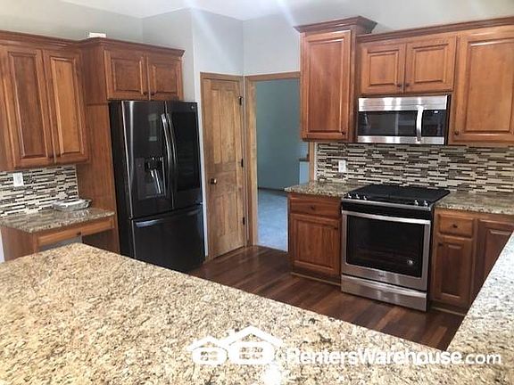 5th image of 10773 Perry Dr N