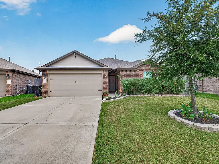 811 Petunia Falls Ln — Photo 3