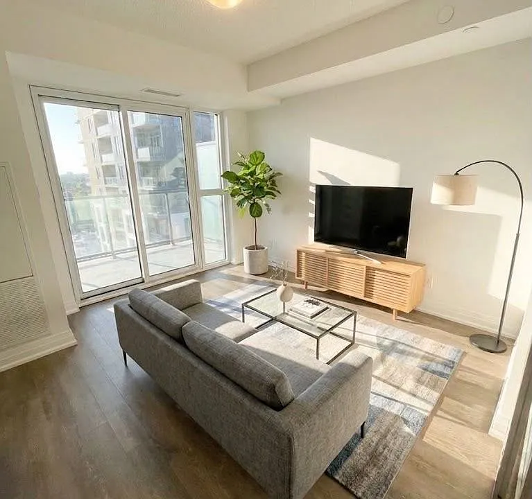 20 Meadowglen Pl #522