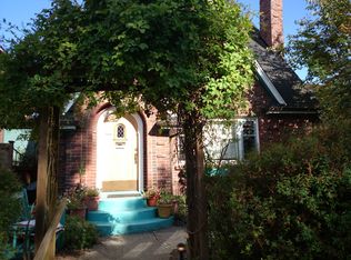 5546 34th Ave NE, Seattle, WA 98105