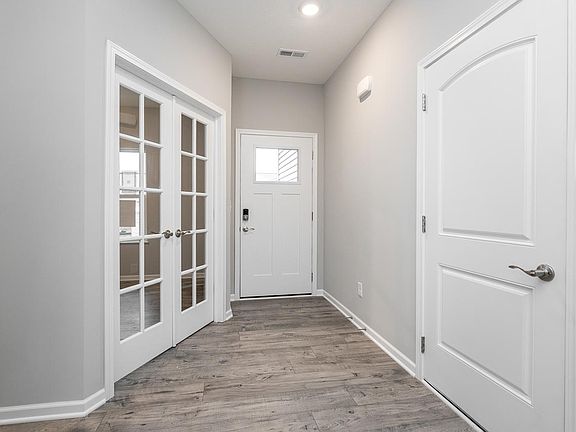 4th image of 267 W Mannaseh Dr W