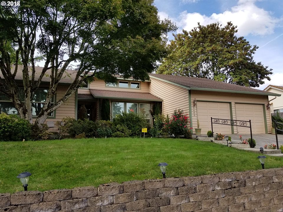 1st image of 2400 SE Park Crest Ave