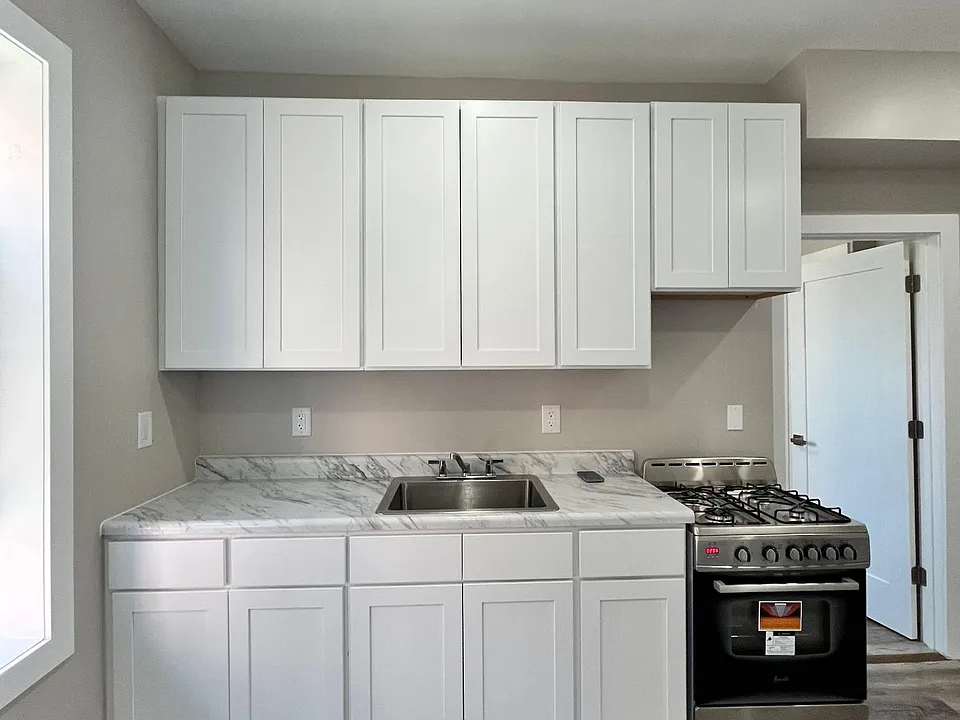 104 Belmont Ave #2B