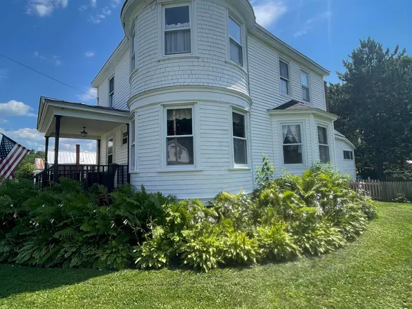 27 Murray Street, Bingham, ME 04920