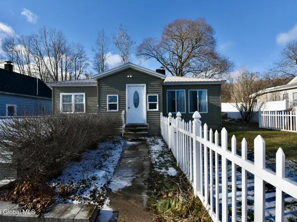 165 County Hwy 123, Mayfield, NY 12117