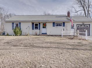 22 Greenlay St, Nashua, NH 03063