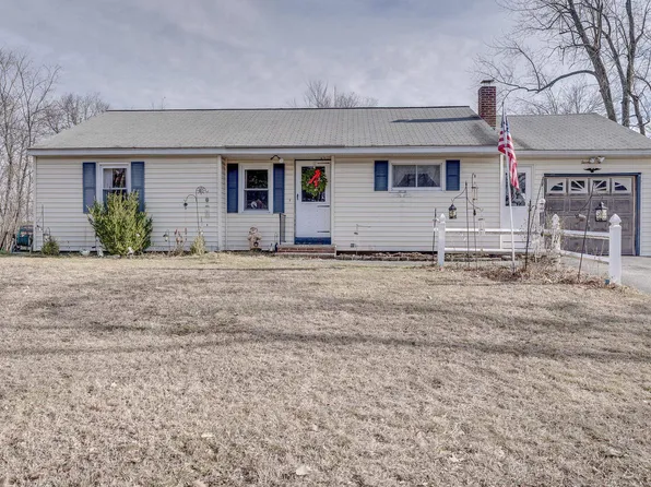 22 Greenlay St, Nashua, NH 03063