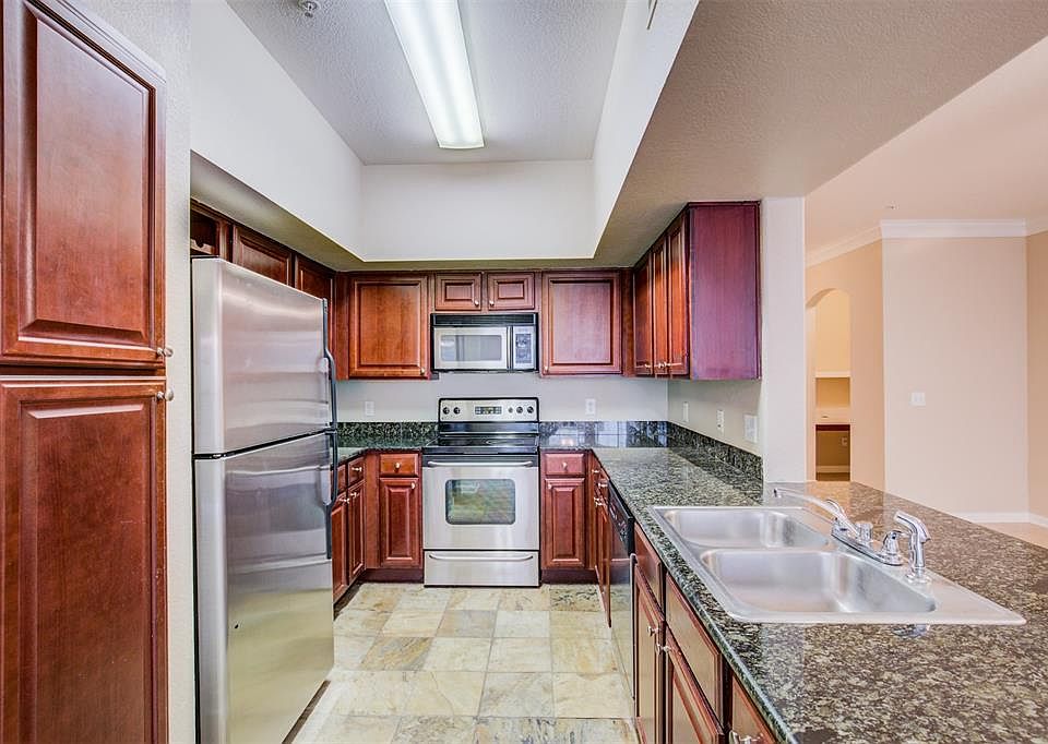 1st image of 7575 Kirby Dr APT 2211