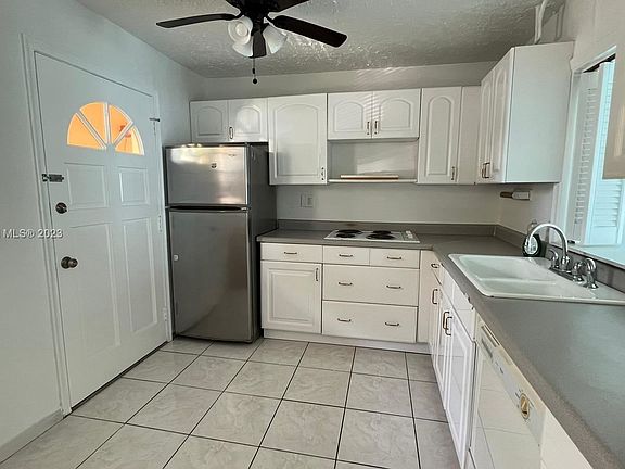 3rd image of 3849 NE 169th St APT 101
