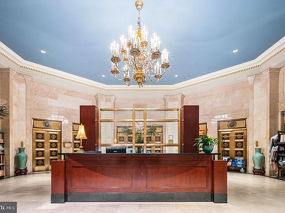 3rd image of 1600 Arch St #914