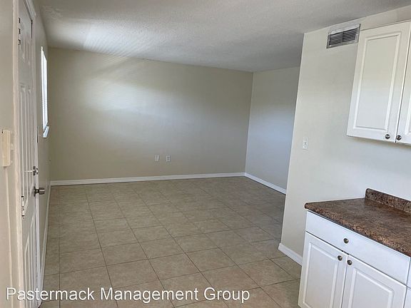 3rd image of 208 Pierce Ave APT 11
